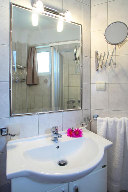 Orizzonte Apartments Lefkada Apolpaina Екстериор снимка